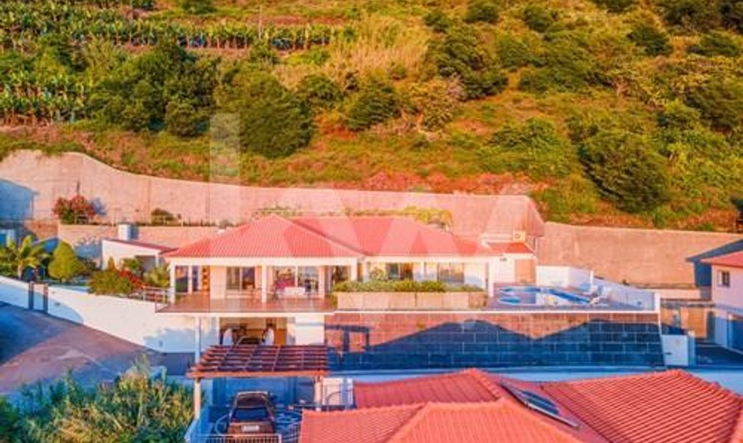 Exclusivo Retiro Com Vista Para O Oceano In Arco Da Calheta, Madeira