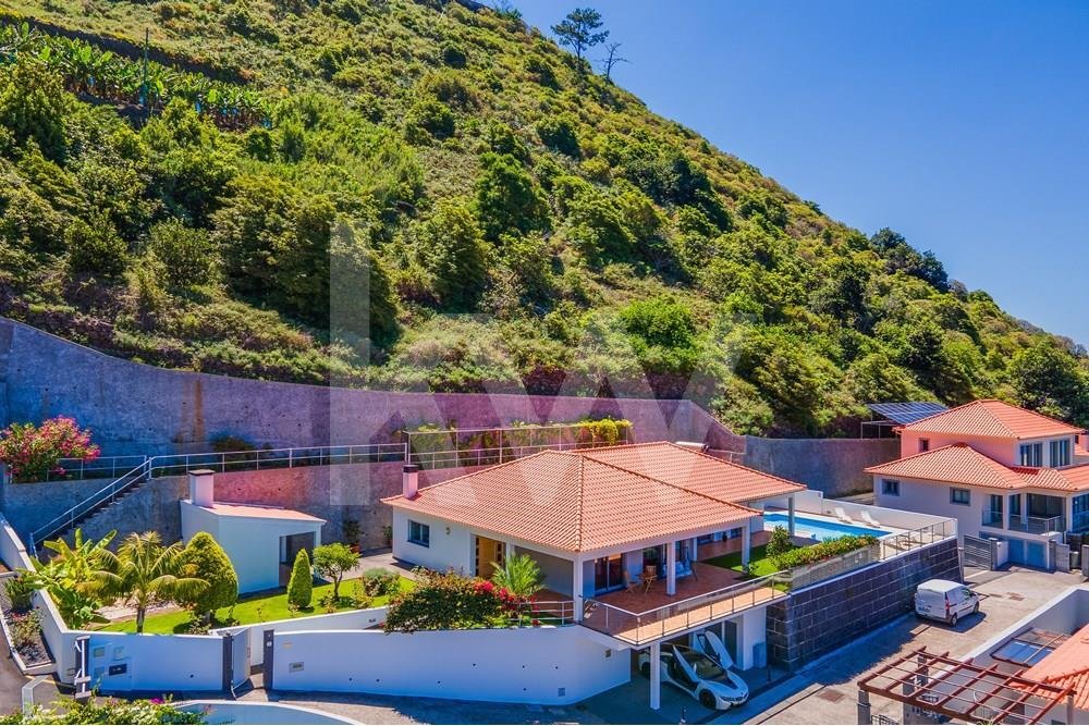 Exclusivo Retiro Com Vista Para O Oceano In Arco Da Calheta, Madeira