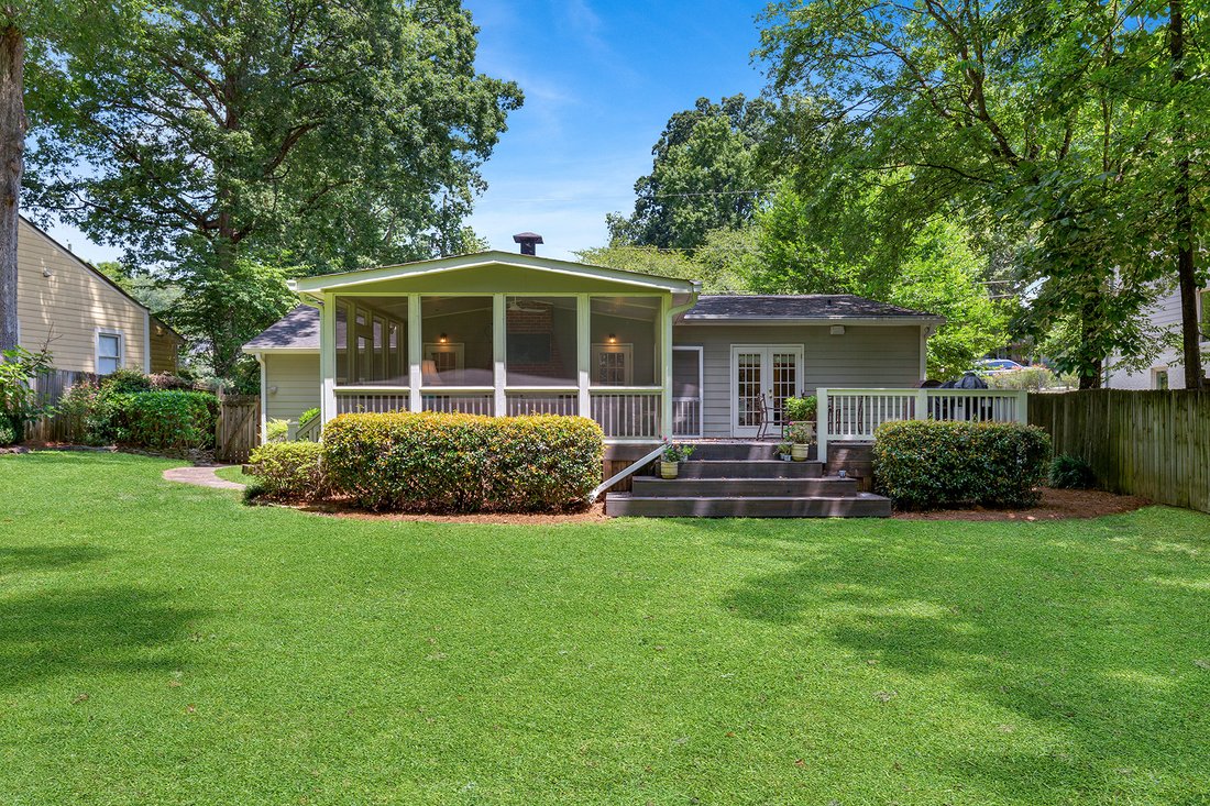Charming Ranch Style Home In Coveted Drew In Brookhaven,