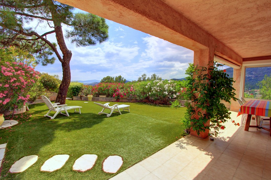For Sale Provençal In Roquebrune Sur Argens, Provence Alpes Côte D'azur