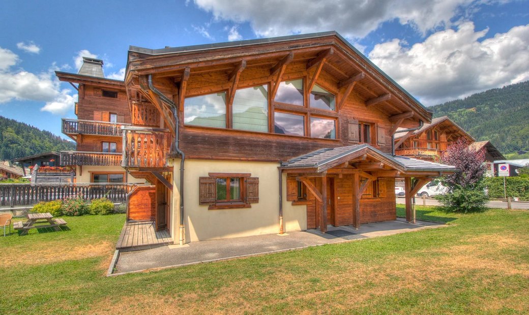 Superb 3 Bedroom + Bunk Room Duplex In Morzine, Auvergne Rhône Alpes ...