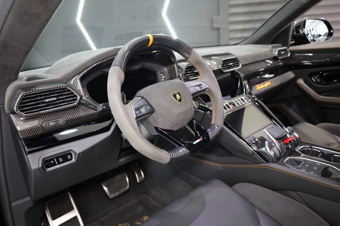 Suv in Dubai, Dubai, United Arab Emirates 5 - 13093311