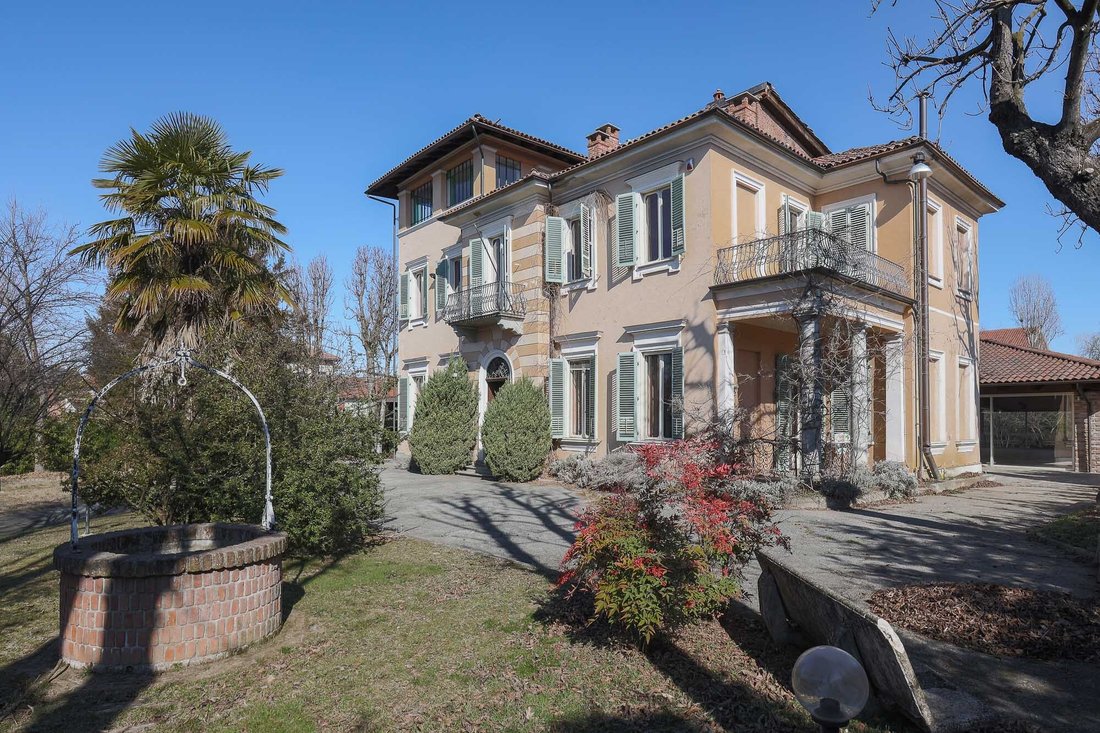 Villa in Valfenera, Piedmont, Italy 1 - 13092780