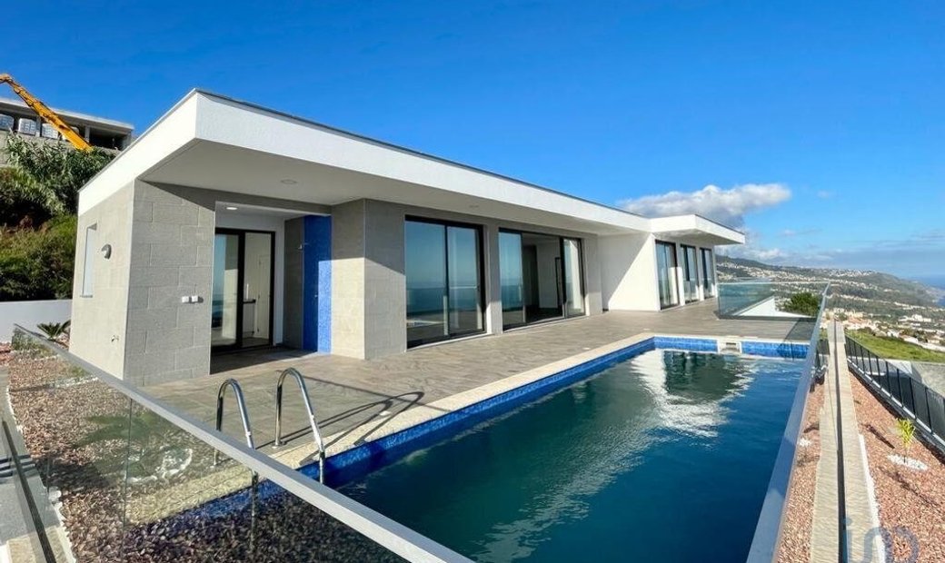 Calheta (Madeira) Town House In Prazeres, Madeira, Portugal For Sale