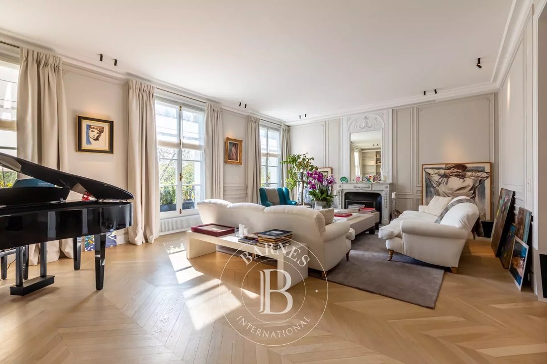 Apartment in Paris, Île-de-France, France 1 - 12769647