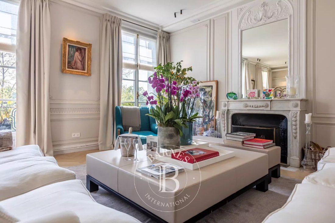 Apartment in Paris, Île-de-France, France 2 - 12769647
