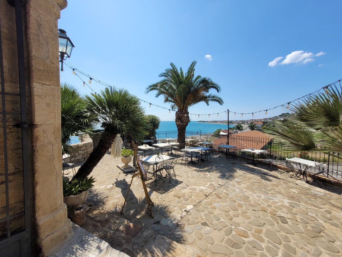 Frederick’s Citadel by the Ionian Sea: A 13th-Century Crown of Stone & Legend