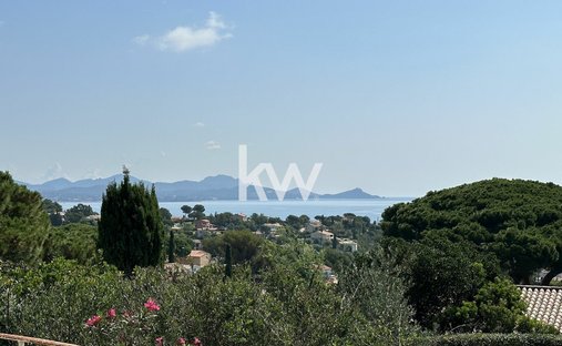 Land in Les Issambres, Roquebrune-sur-Argens, France 1