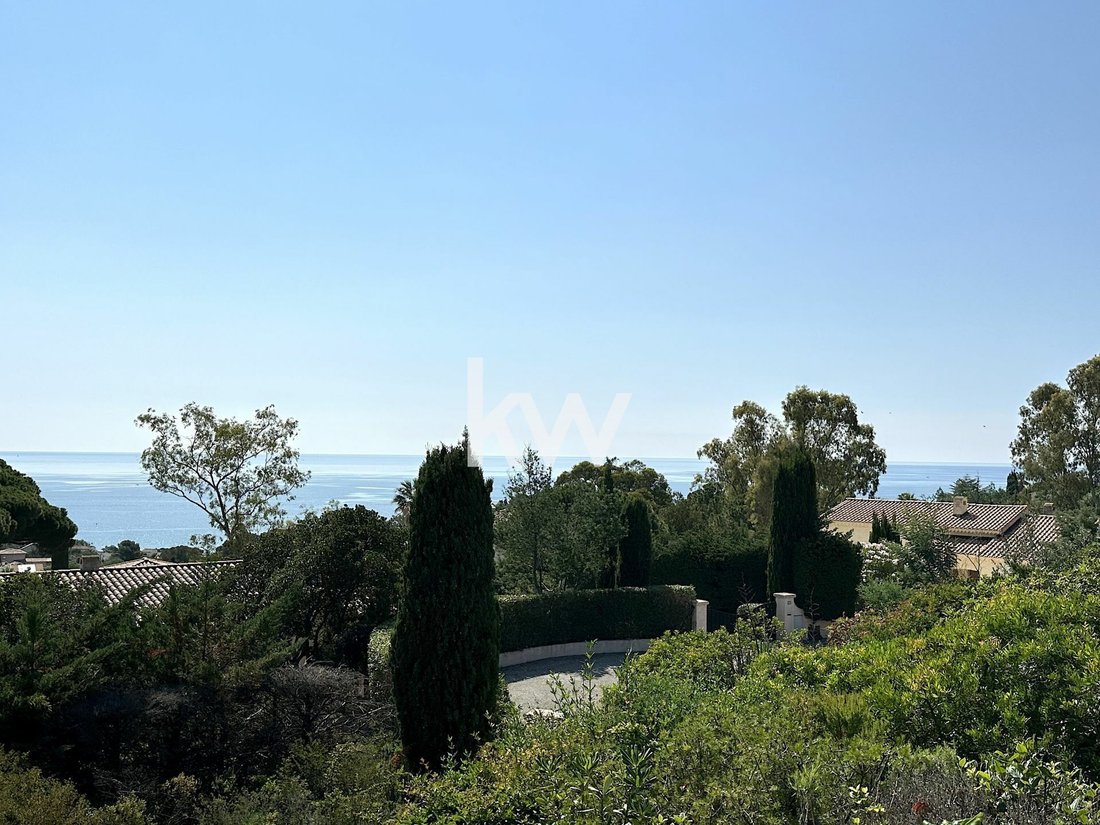 Land in Les Issambres, Roquebrune-sur-Argens, France 2 - 13096518