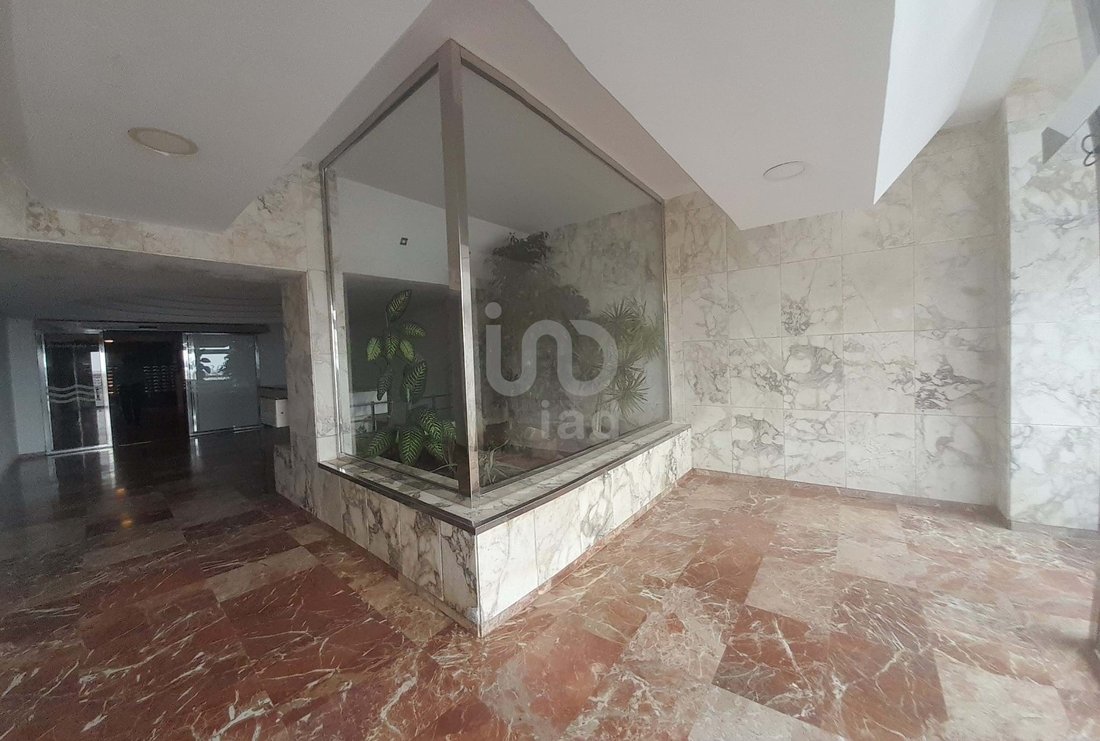 Apartamento 4 Dormitorios 180.00 M2 In Cádiz, Andalusia, Spain For Sale