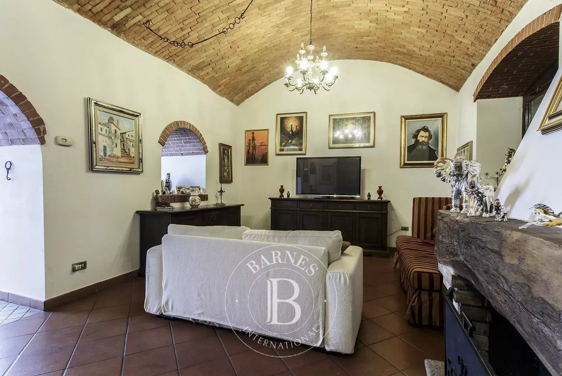 Flat With Garage And Garden In Como, Lombardy, Italy For Sale (12586651)