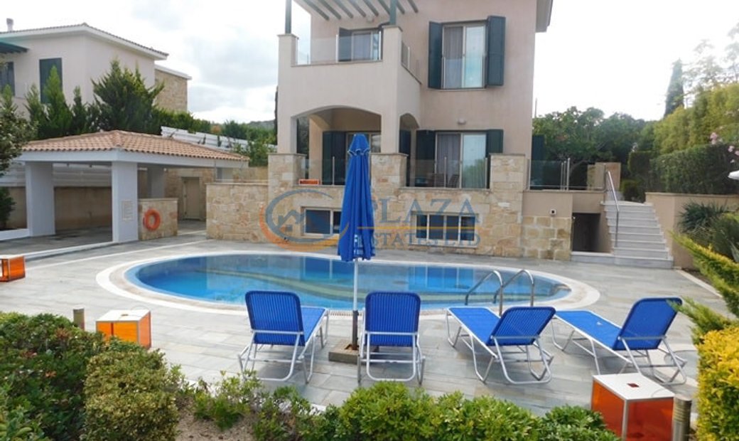 Villa De Lujo En La Zona De Latchi A Solo 50 M De La Playa En Latsi