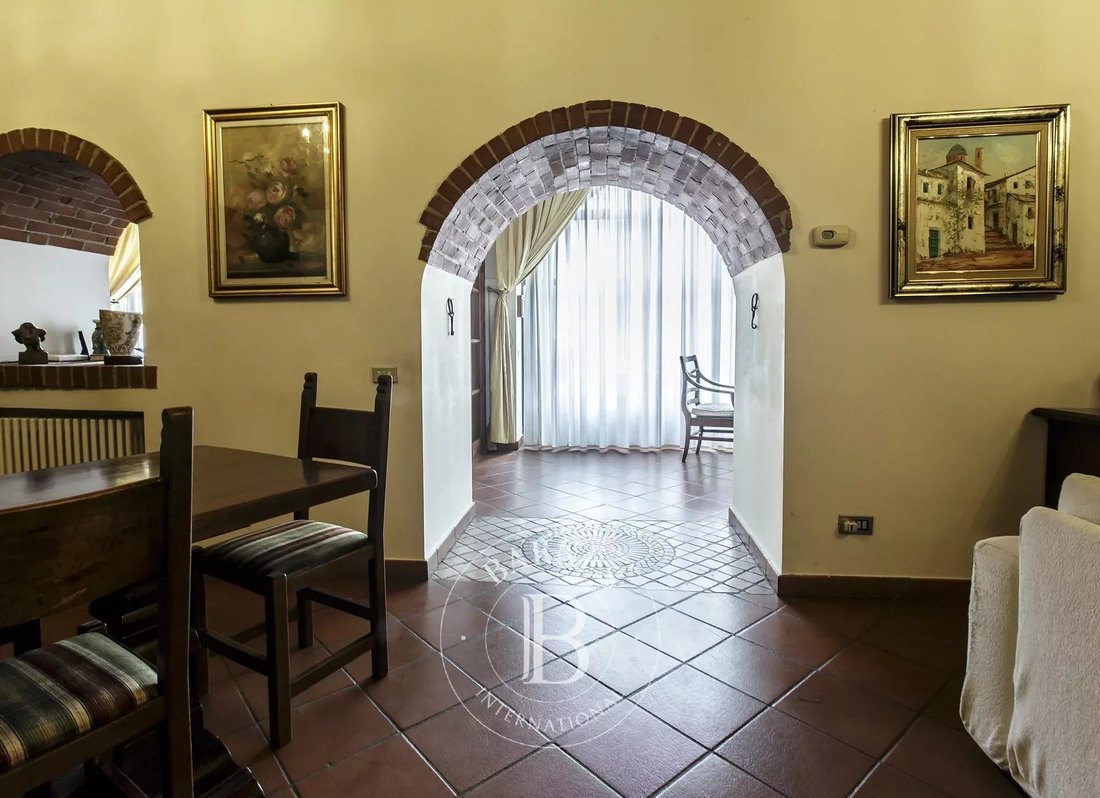 Flat With Garage And Garden In Como, Lombardy, Italy For Sale (12586651)