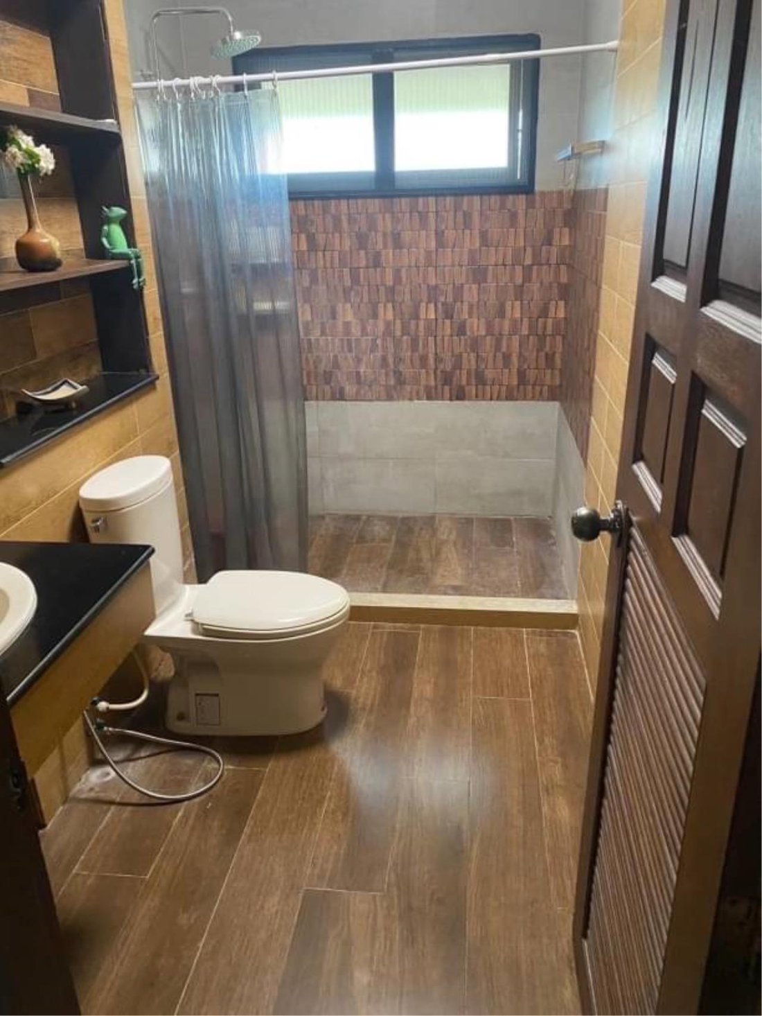 Good Location Surrounded By Mountains In San Kamphaeng, Chiang Mai