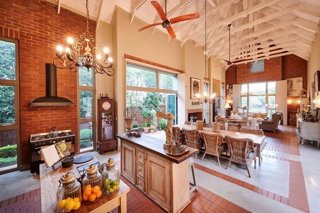 A Sophisticated 5 Bed Urban Farmhouse In South Sudan For Sale (13099544)