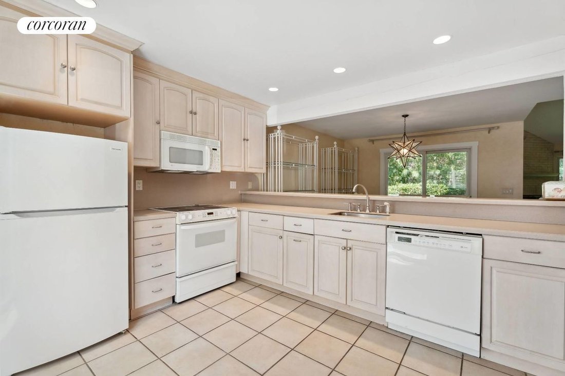 194 Treescape Drive, East Hampton, Ny In East Hampton, New York, United