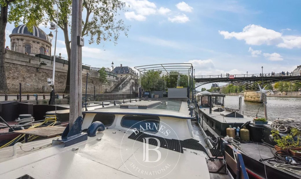 Houseboat Paris 6 Quai De Conti In Paris, île De France, France For