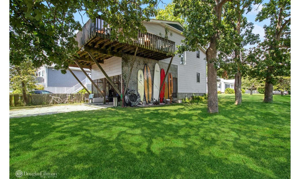 House Hampton Bays In Hampton Bays, New York, United States For Sale