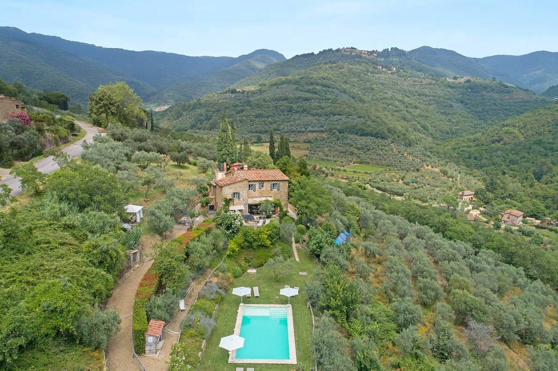 Country House in Loro Ciuffenna, Tuscany, Italy 2 - 13100948