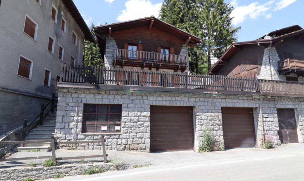 Aosta Single House In Champoluc, Aosta, Italy For Sale (13105472)