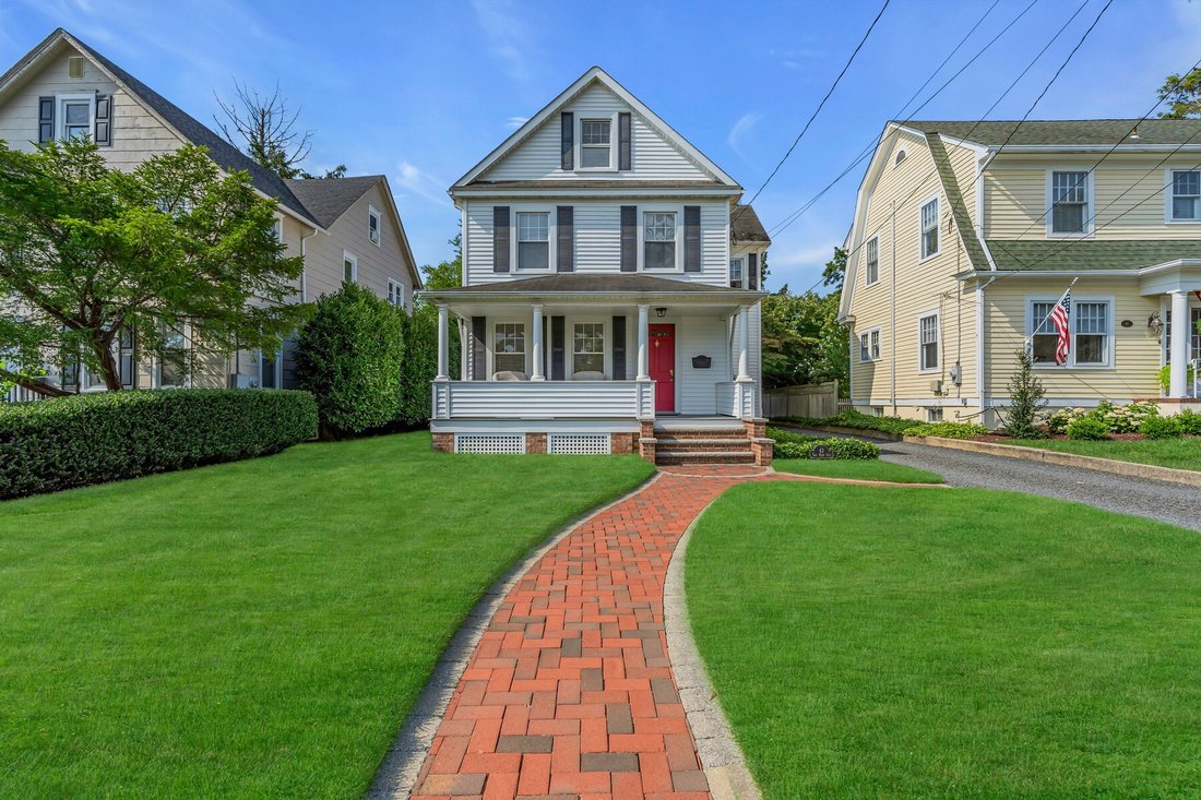 This Gem In Rumson! In Rumson, New Jersey, United States For Sale