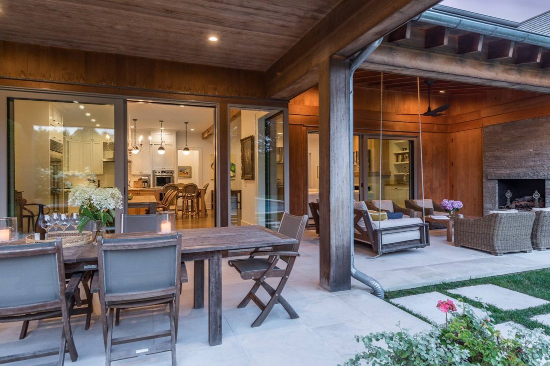 Rare Amagansett Lanes Custom Built Oasis In Amagansett, New York