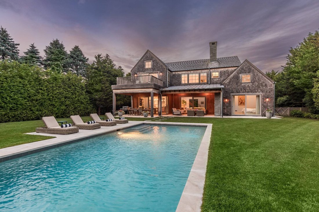 Rare Amagansett Lanes Custom Built Oasis In Amagansett, New York