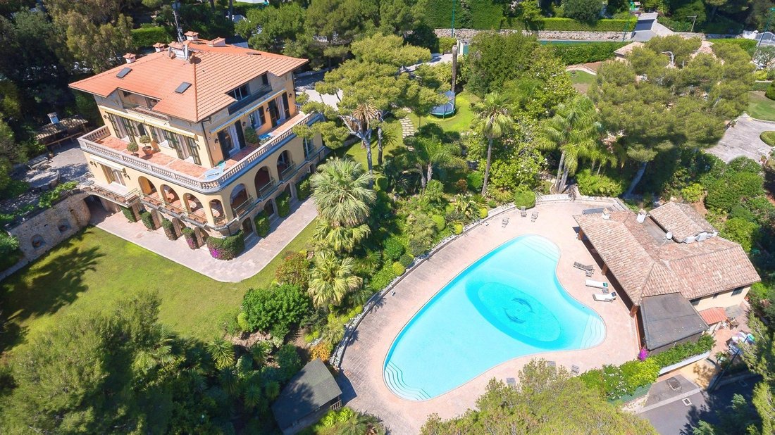 House in Saint-Jean-Cap-Ferrat, Provence-Alpes-Côte d'Azur, France 3 - 12984105