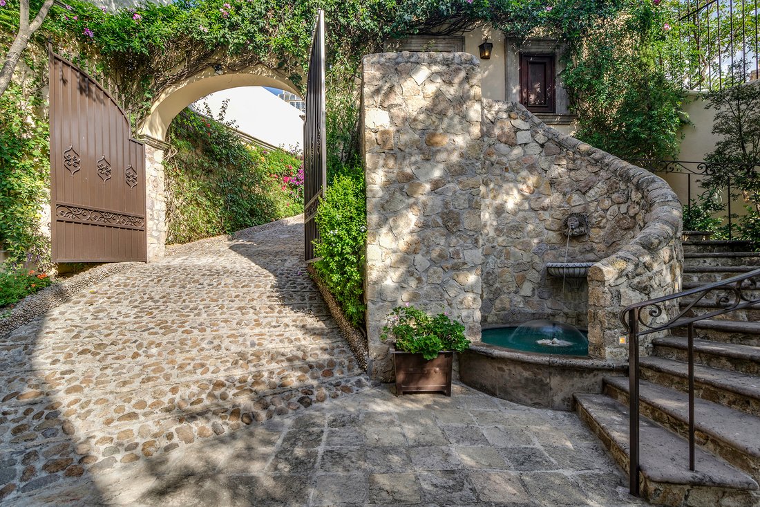 Villa La Vista In San Miguel, Guanajuato, Mexico For Sale (13100068)