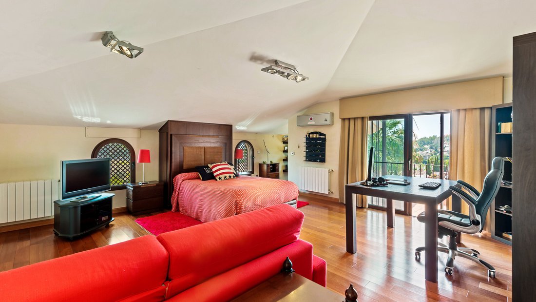 Villa in Nueva Andalucia, Marbella, Spain 4 - 13102774