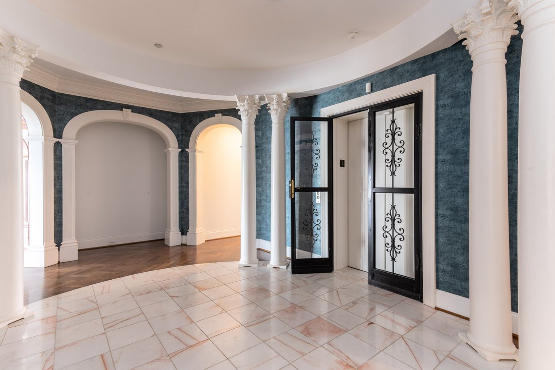 5445 Harbortown Circle In Prospect, Kentucky, United States For Sale