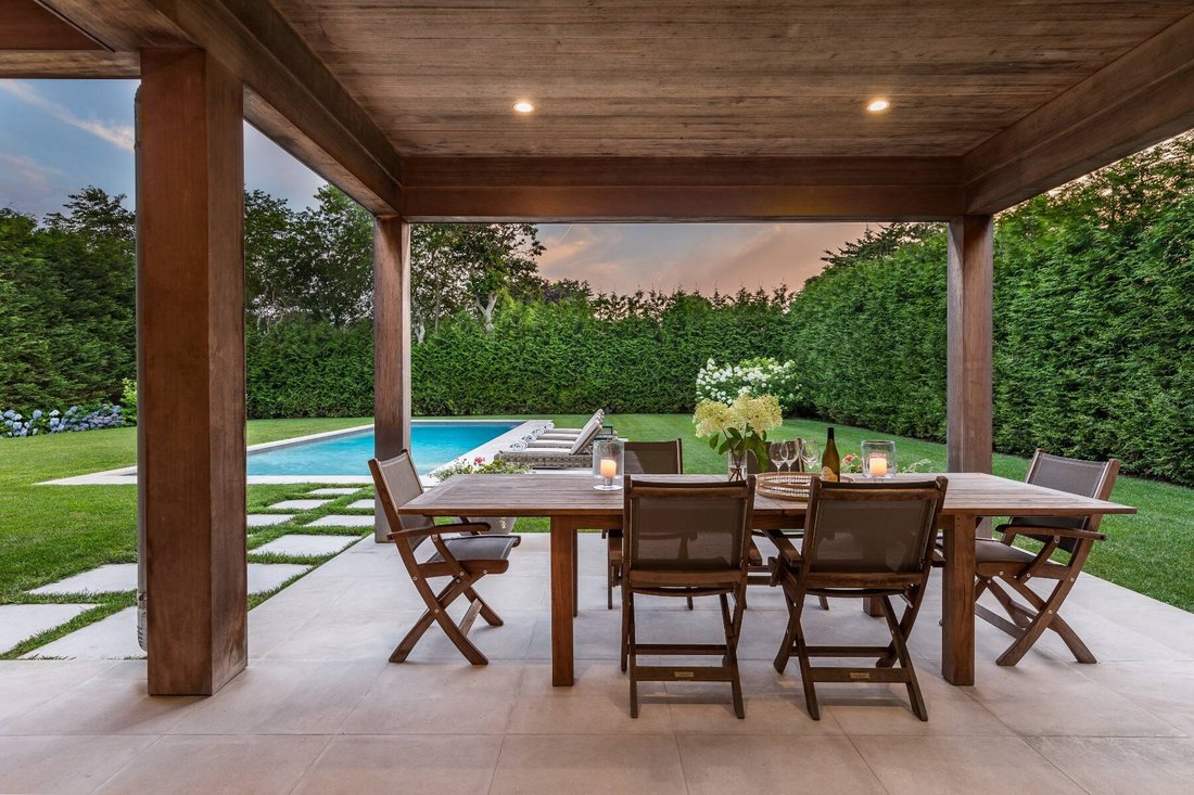 Rare Amagansett Lanes Custom Built Oasis In Amagansett, New York