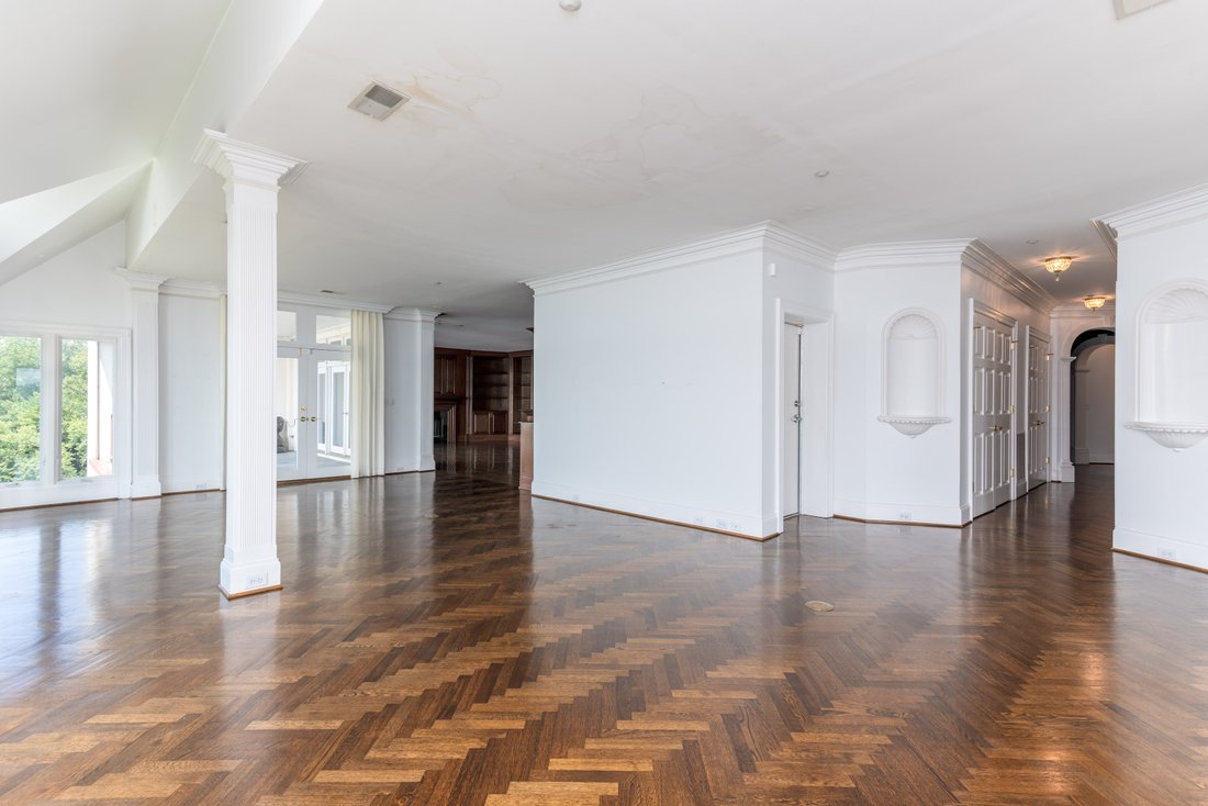 5445 Harbortown Circle In Prospect, Kentucky, United States For Sale