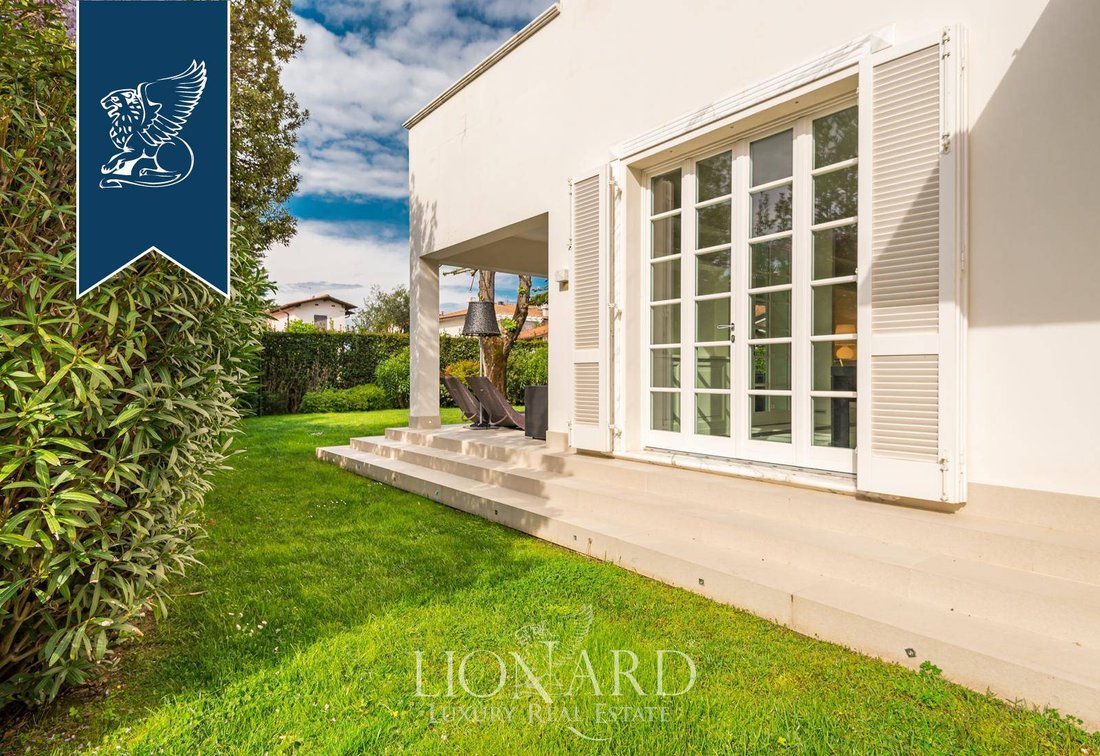 Charming Estate For Sale In Forte Dei Marmi In Forte Dei Marmi, Tuscany