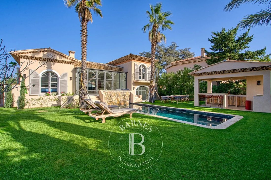 Villa in Saint-Tropez, Provence-Alpes-Côte d'Azur, France 2 - 12411941