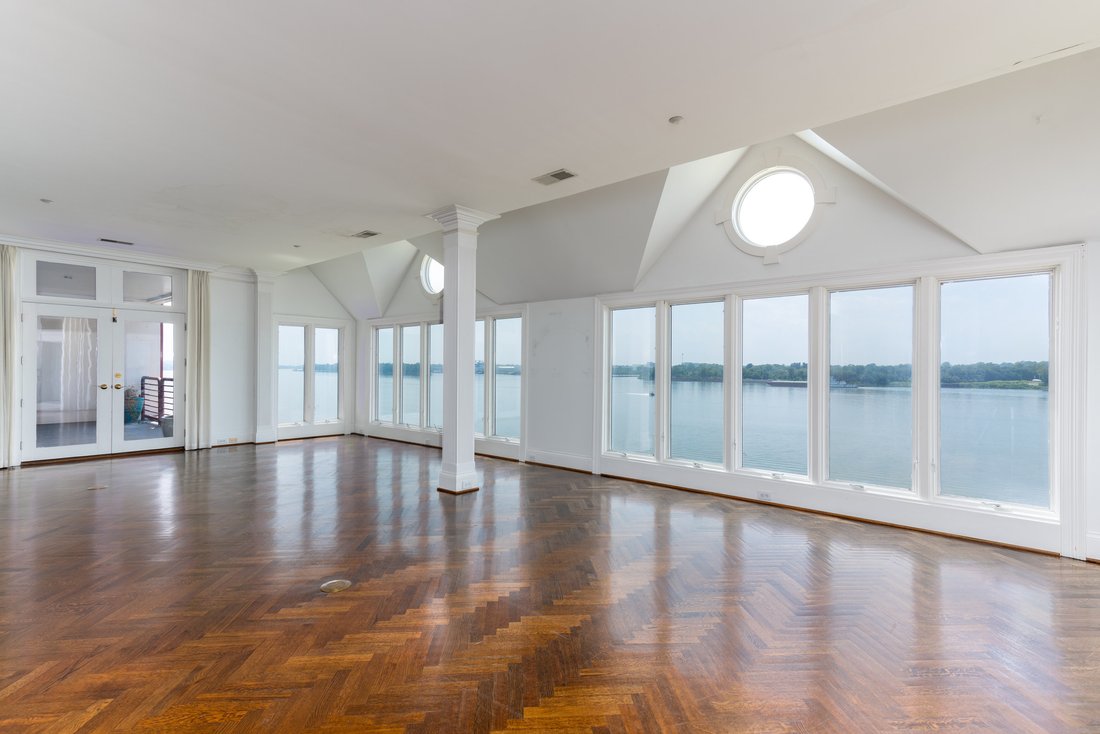 5445 Harbortown Circle In Prospect, Kentucky, United States For Sale