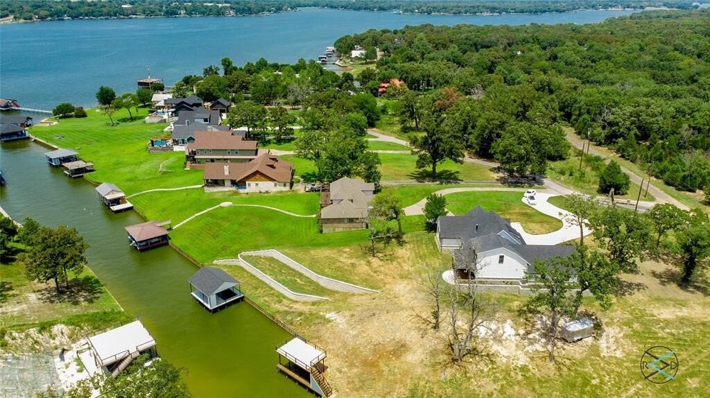 Single Family Detached Log Cabin In Malakoff, Texas, United States For