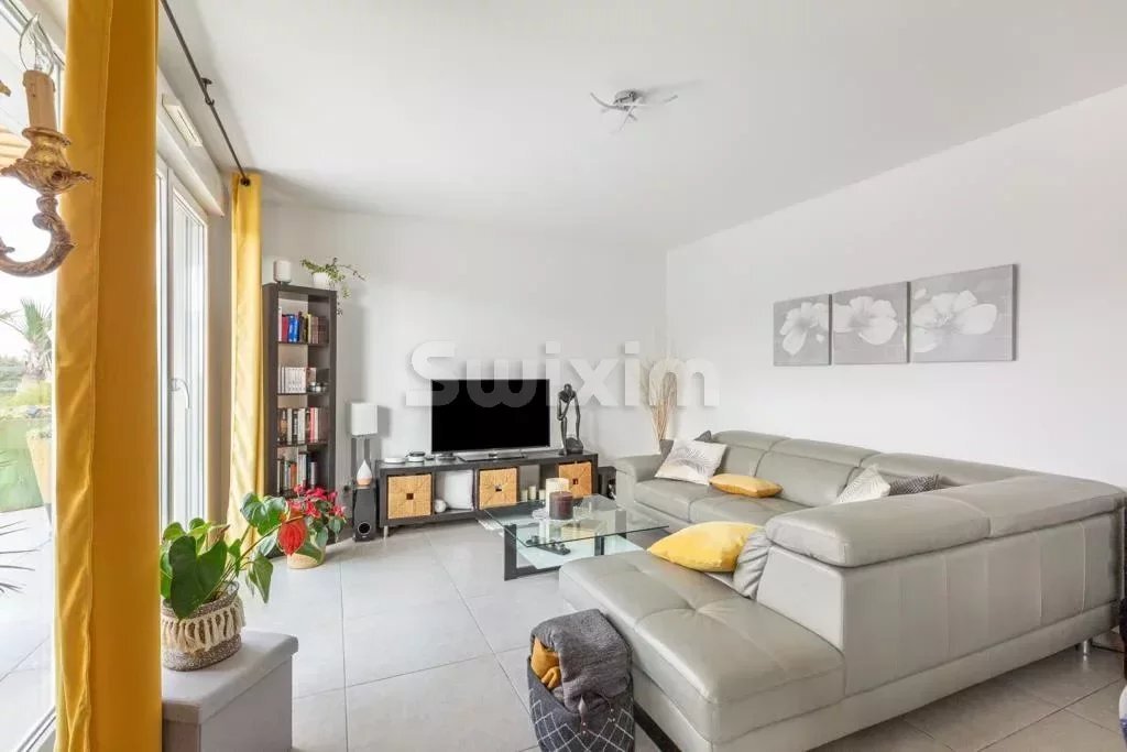 Fréjus Apartment In Fréjus, Provence Alpes Côte D'azur, France For Sale