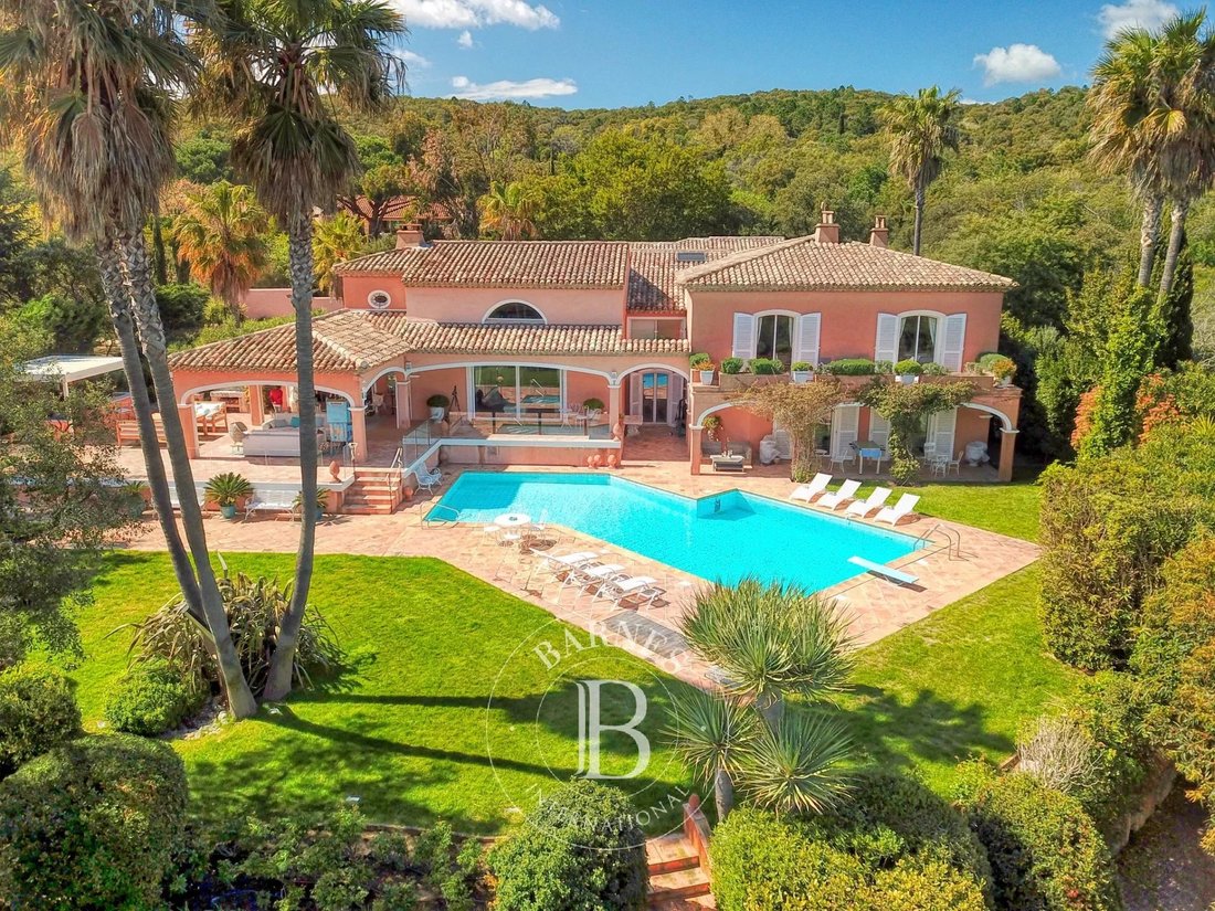 Villa in Grimaud, Provence-Alpes-Côte d'Azur, France 1 - 12569988