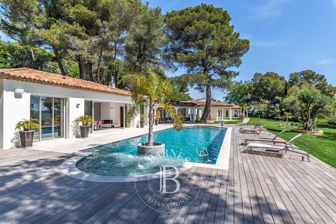 Villa in Mougins, Provence-Alpes-Côte d'Azur, France 4 - 12838525