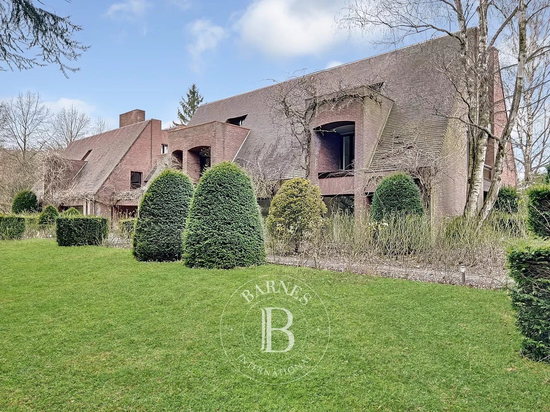 Uccle Beautiful Villa On A Large Plot, Indoor In Uccle, Brussels