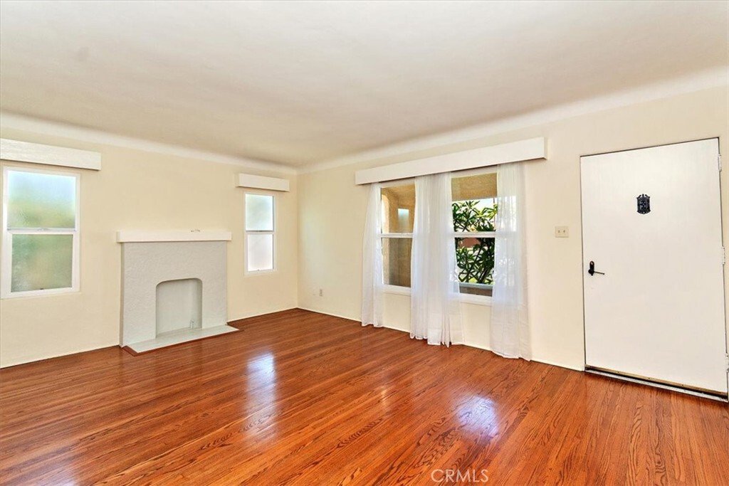 Duplex In Signal Hill, California, United States For Sale (13084380)