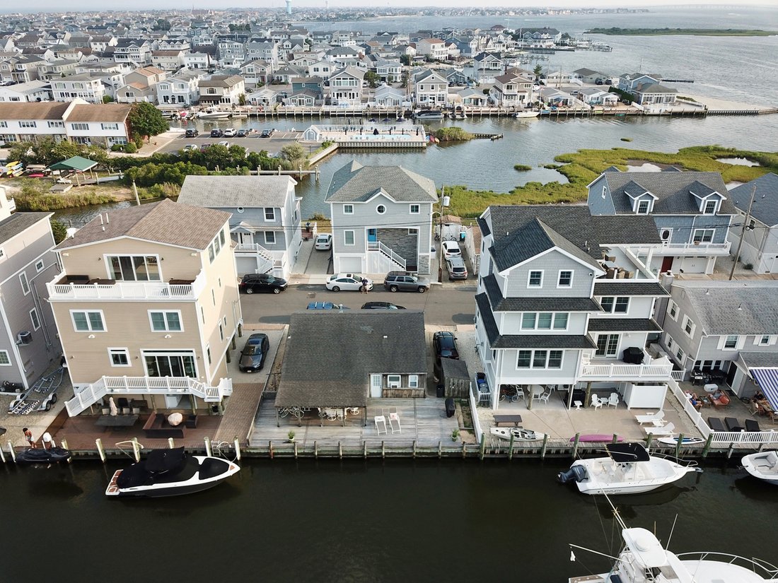 Beautifully Renoveated Waterfront Home Dans Lavallette, New Jersey, états Unis à Vendre (13106662)