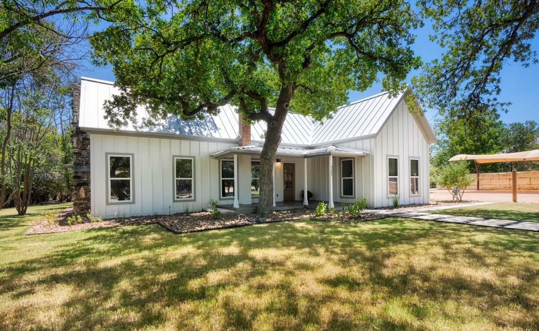 Charming, Darling, Completely Updated One In Center Point, Texas