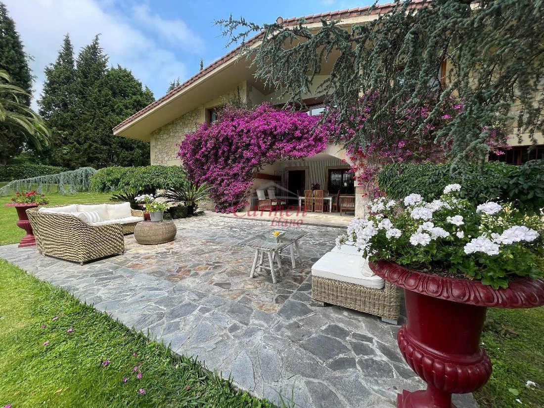 Chalet in Loiu, Basque Country, Spain 2 - 13108933
