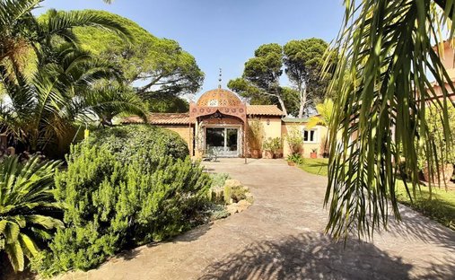 Chalet in Chiclana de la Frontera, Andalusia, Spain 1