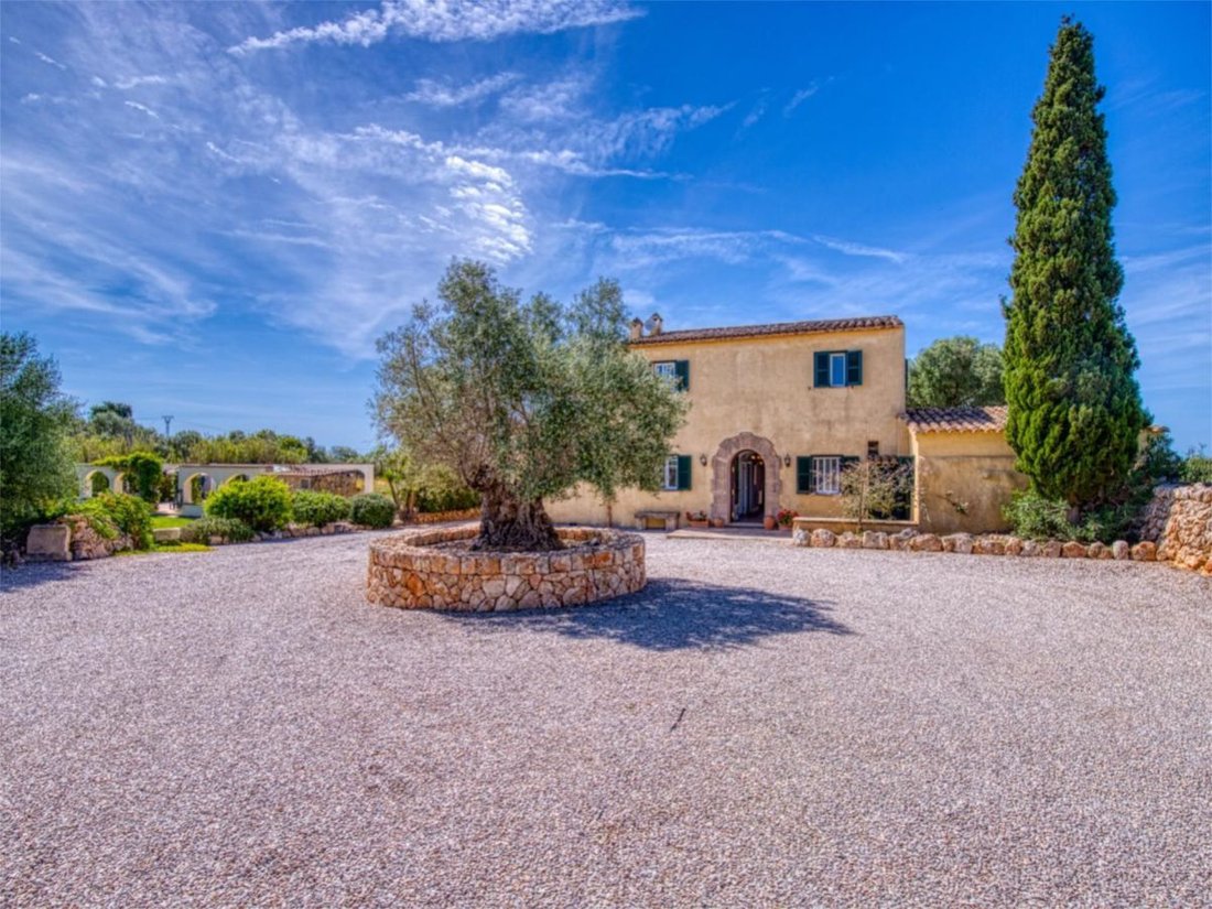 Chalet in Llucmajor, Balearic Islands, Spain 1 - 13108281