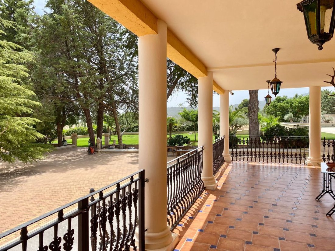 Chalet in Salinas, Valencian Community, Spain 1 - 13108064