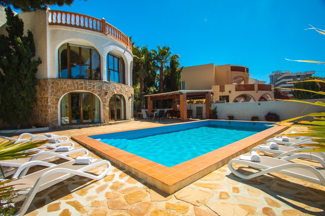 Villa in Calp / Calpe, Valencian Community, Spain 2 - 12834478