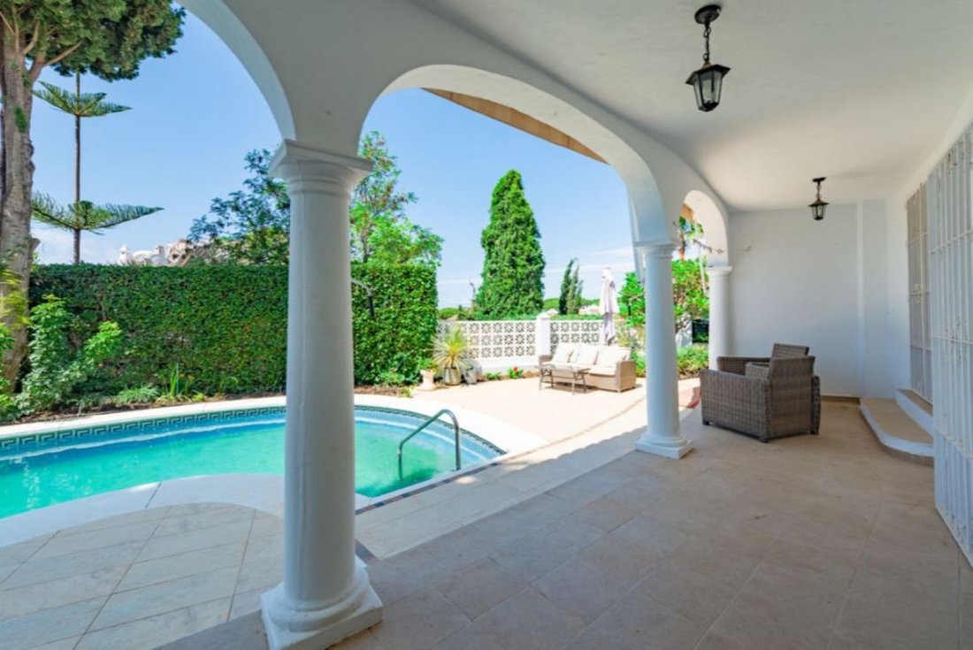 House in Elviria-Cabopino, Marbella, Spain 4 - 13108193